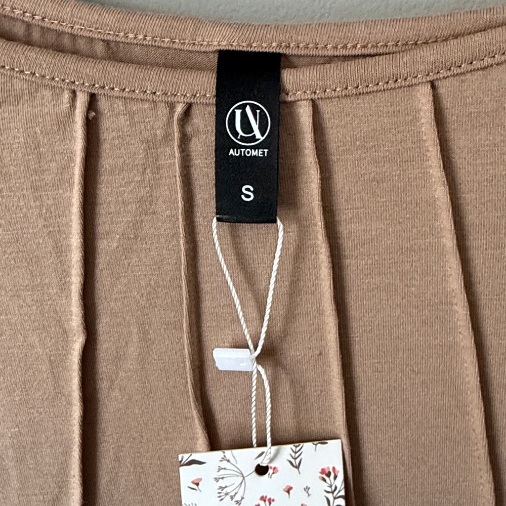 Chic Beige Women's Blouse - Picture 7 of 7